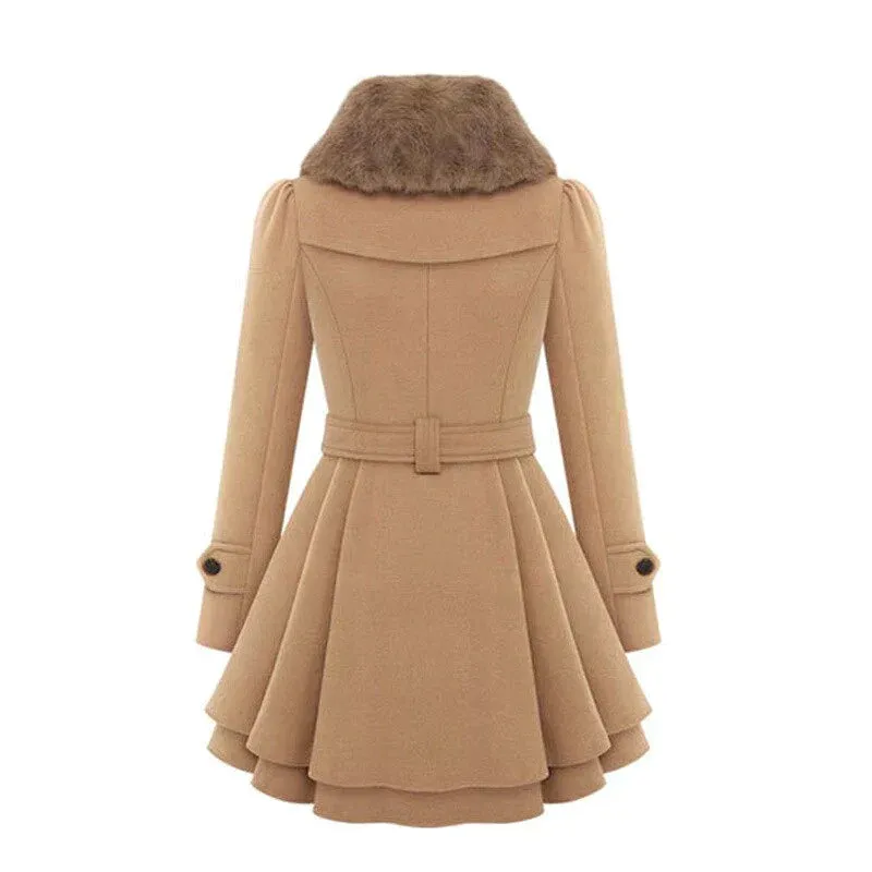 Laura | Schicker Trenchcoat mit Veganem Fell